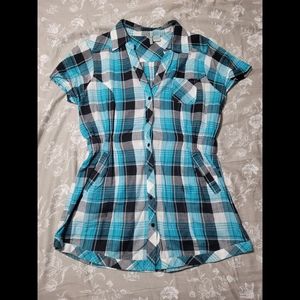 Short sleeve button-up. Plaid blue/black/white. Stretchy size L. Love Potion